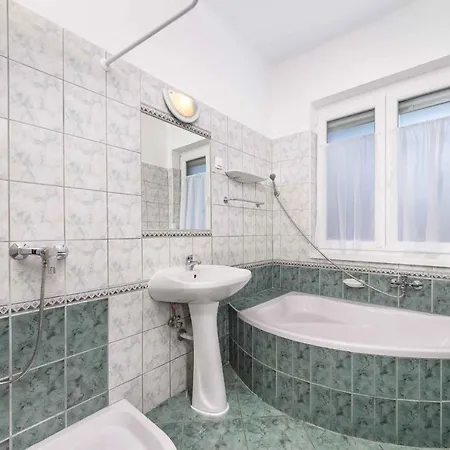 In Balatonmariafürdo 40848 *