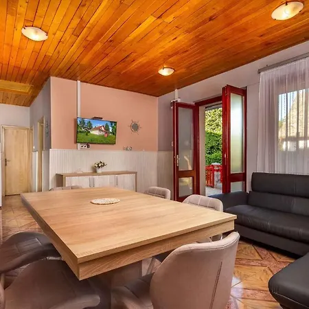 Ferienhaus In Balatonmariafürdo 40848 Balatonmáriafürdő